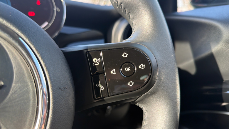 MINI Hatchback 1.5 Cooper Classic 3dr Auto Petrol Hatchback